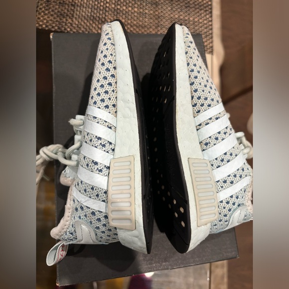 2022
NMD_R1 J 'Almost Blue' - Picture 2 of 5